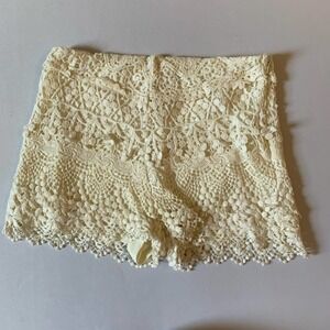 5/ $25 Kimchi Blue Ivory Layered Crochet Lace Shorts 4